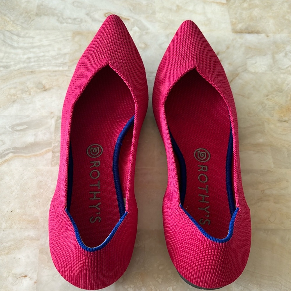 Gorgeous hot pink Rothy’s. Size 9. Only worn once!